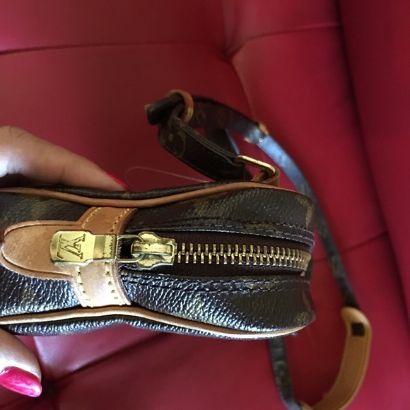 SOLD OUT! Louis Vuitton Marly crossbody bag - Picture 5 of 8